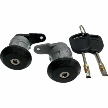 JUEGO CILINDROS PARA PUERTA CON 2 LLAVES FORD 150 Material: Metálico, Color: Plateado. Somos CRUZ CAR TRADE S.A.S. Comercializadora de autopartes y repuestos para vehículos livianos y pesados, Horario de atención de lunes a sábado de 8:00am a 5:00pm. (Las fotos de las publicaciones son de uso exclusivo y propiedad CRUZ CAR TRADE S.A.S.) Fontibón, Bogotá D.c. Ten presente que las imágenes del producto publicado son fotos de referencia y no corresponden necesariamente a la posición real.